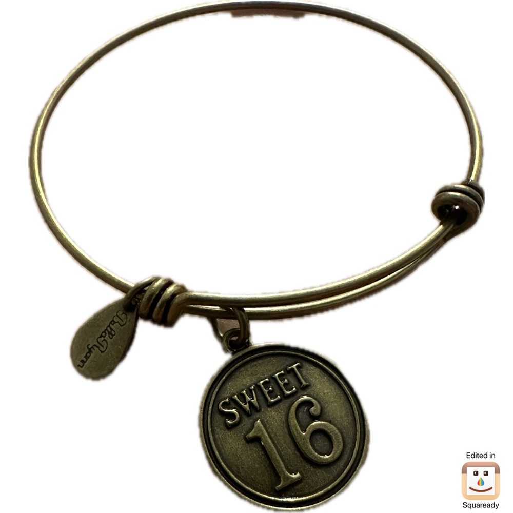 Bella Ryann Sweet 16 Adjustable Expandable Goldtone Wire Bangle Bracelet Charm